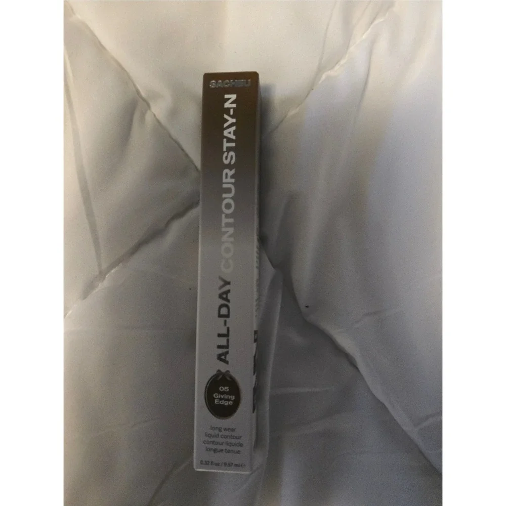 Liquid Contour STAY-N SACHEU shade 
